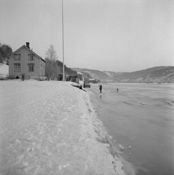 Nea går over sine bredder ved Tydalsveien ved Lilleevjen i S