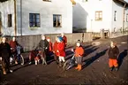 Barn på Gamla Norrvägen i Växjö. 1956. Segerdal, Lillestan.