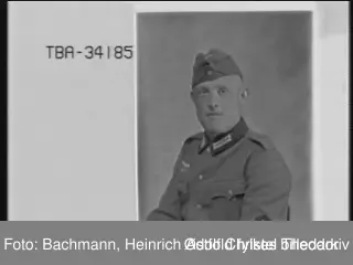 Portrett av tysk soldat i uniform. Erich Dresdike.