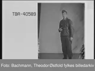 Portrett av tysk soldat i uniform, Willy Jacob Bern. I protokollen er bestillers navn oppgitt til Willy Jacob. To ulike. Et portrett med ukjent kvinne. 
40593 (nummer i protokoll)