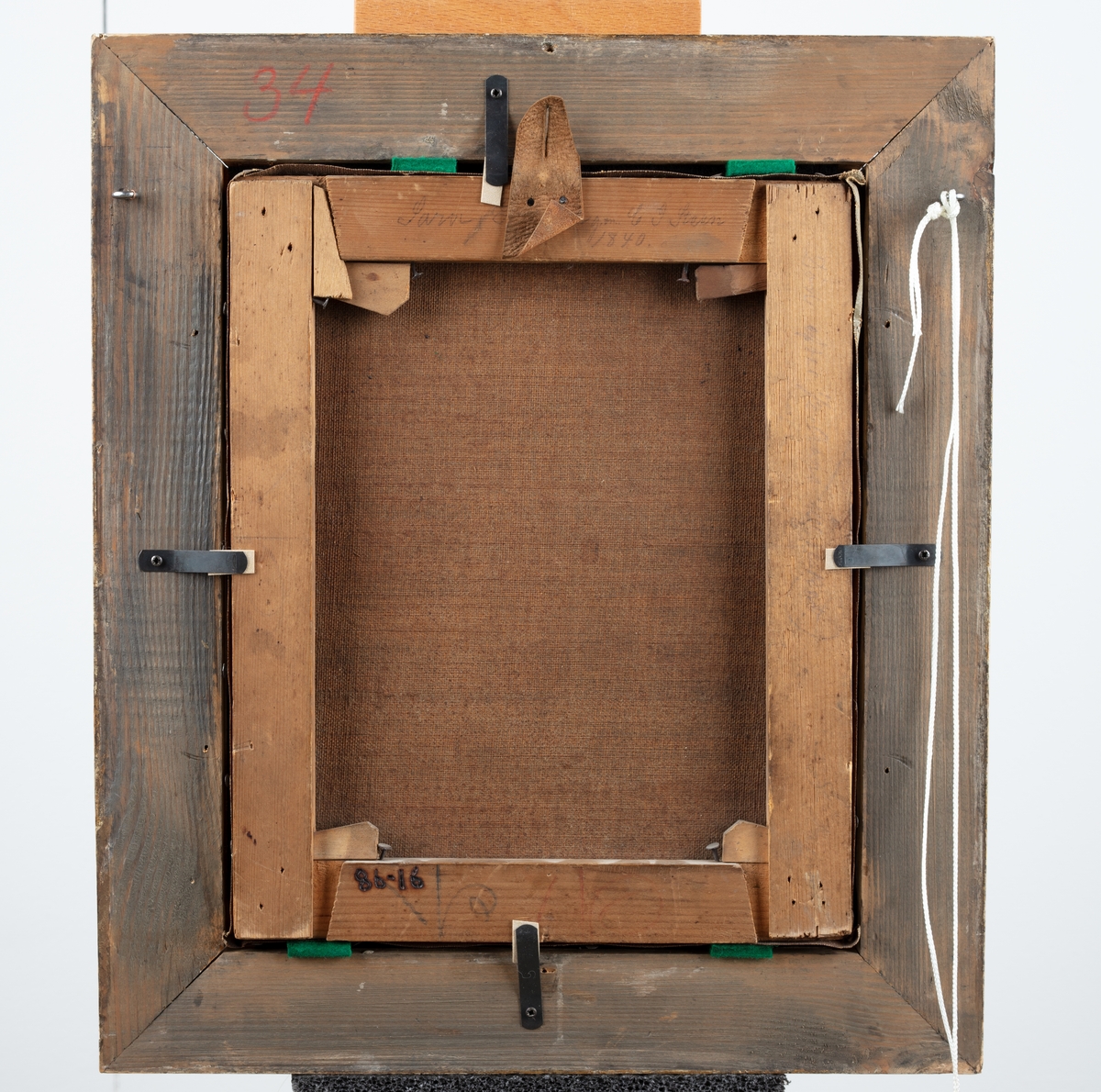 Maleri i forgylt treramme, olje på lerret.