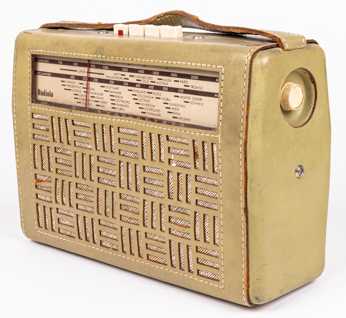 Transistorradio  men bärrem. Klädd i limegrönt läder.