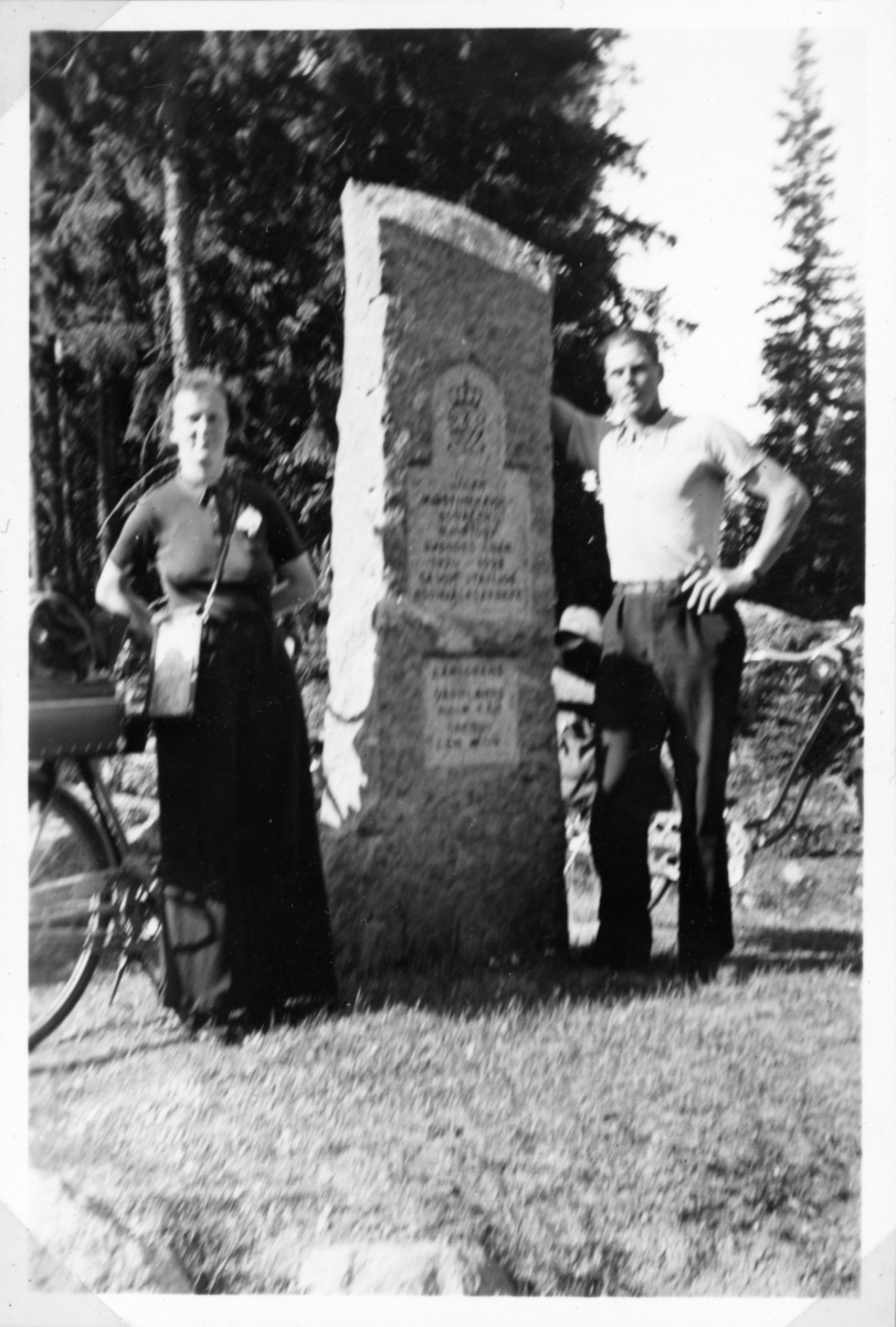 Vänern runt på cykel. Hertha och Oskar