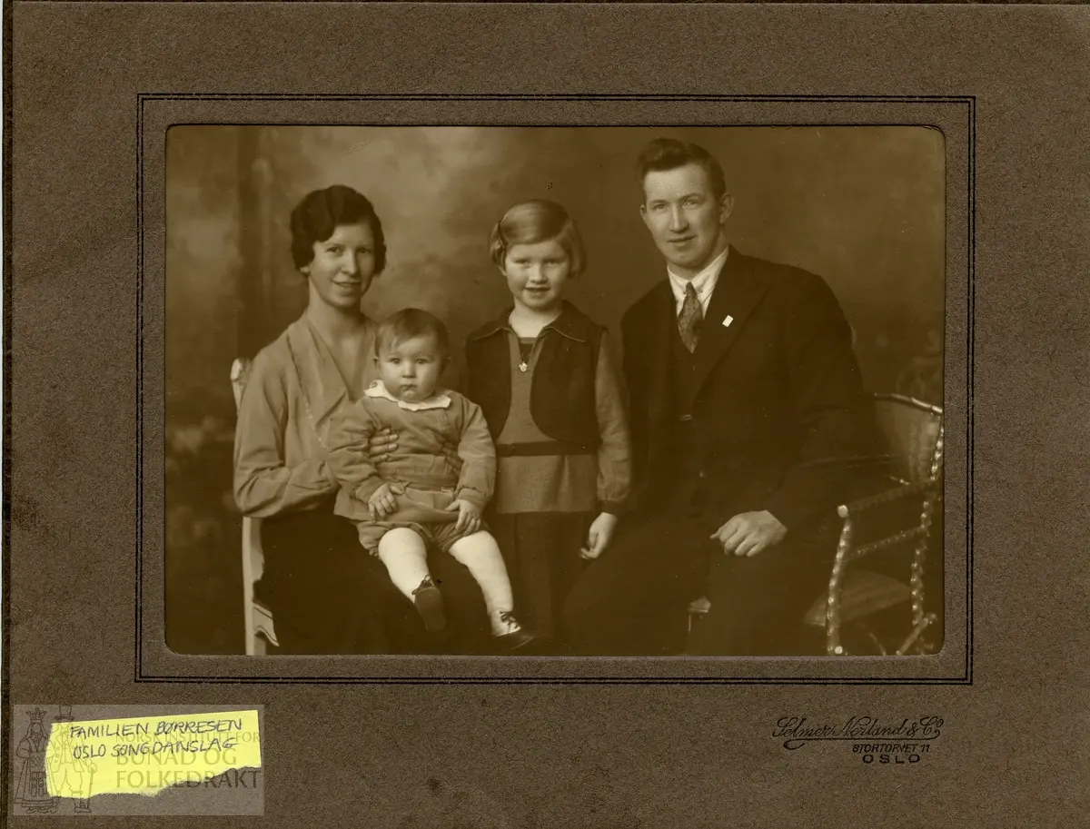 Familie hos fotografen