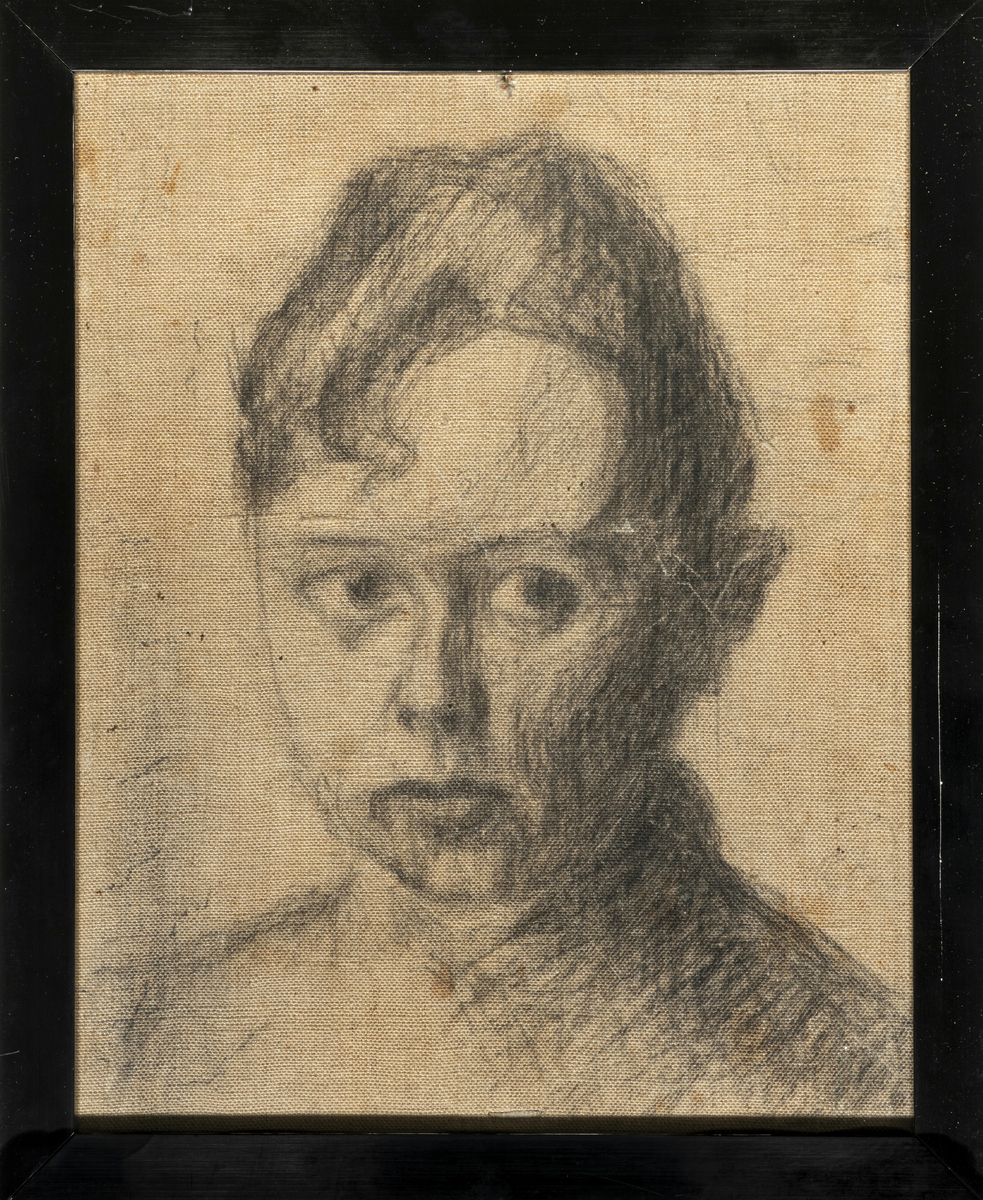 Selvportrett av Sara Fabricius. Utført med kullstift på lerret. 