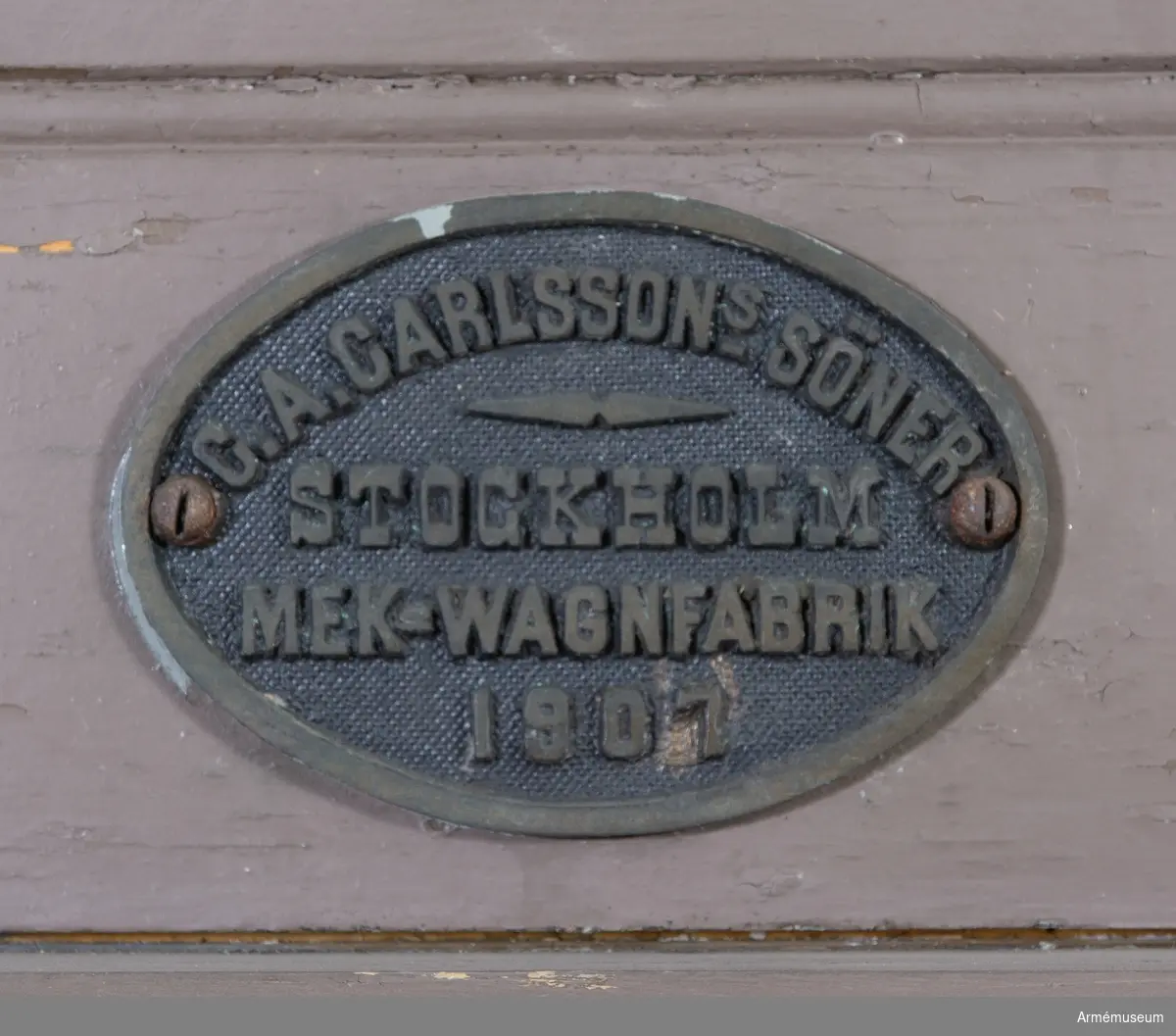 Grupp I VI.
Fältpostexpeditionsvagn. 2. Armékvarteret.
Tillv. Carlssons o Söner 1907. 
Smh svänglar, hjulmedar, m.m.

