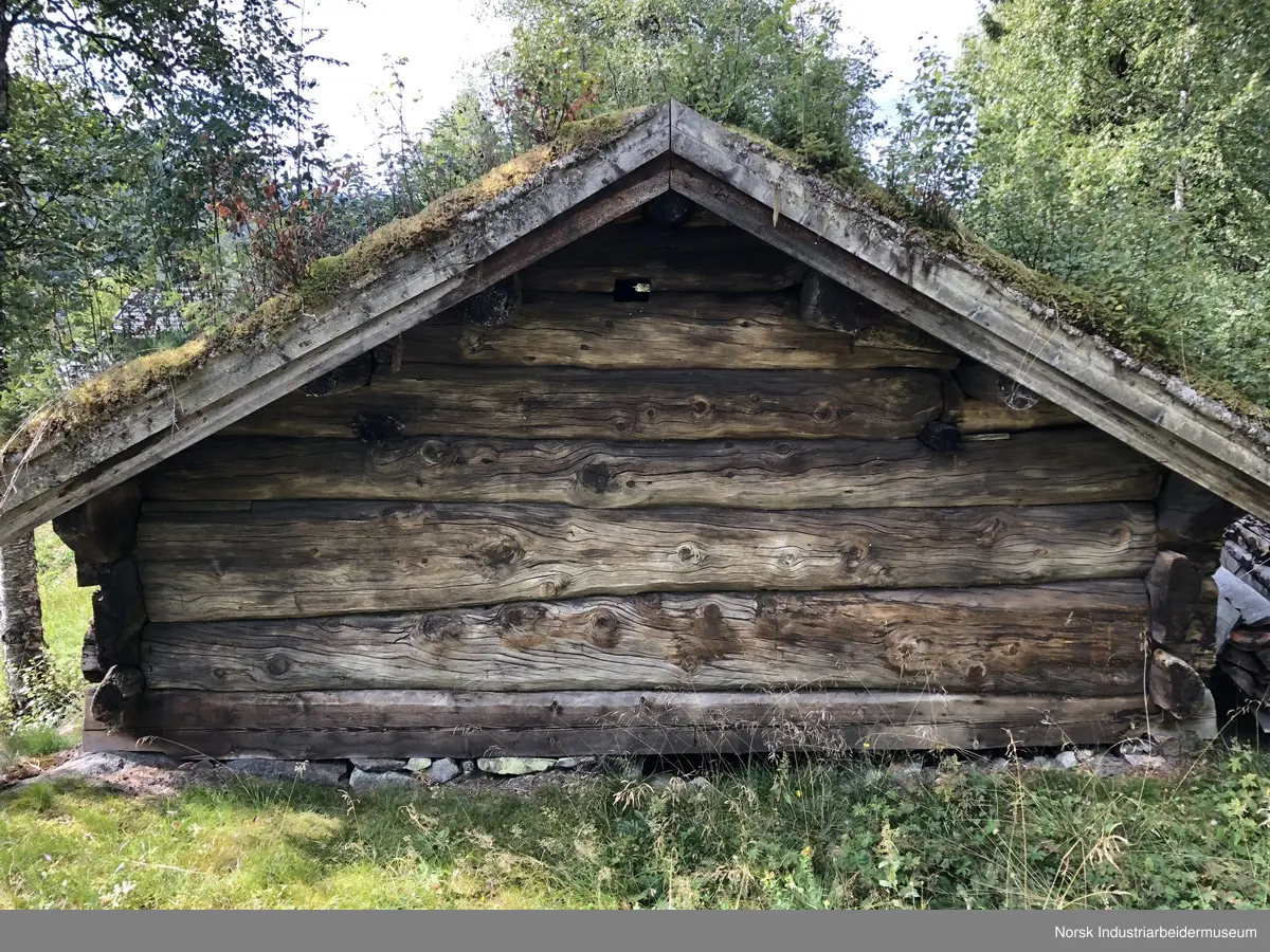 Fjøs fra Brekke