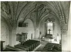 Tortuna sn, Västerås kn.
Tortuna kyrka, kyrkorummet från orgelläktaren. 1942.