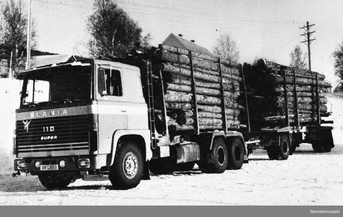 Skogsdrift. Tømmerbil, "Scania".