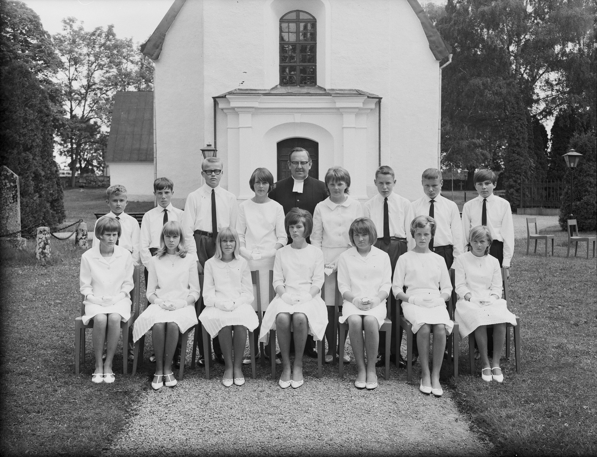 Konfirmander, Hargs kyrka, Uppland 1965