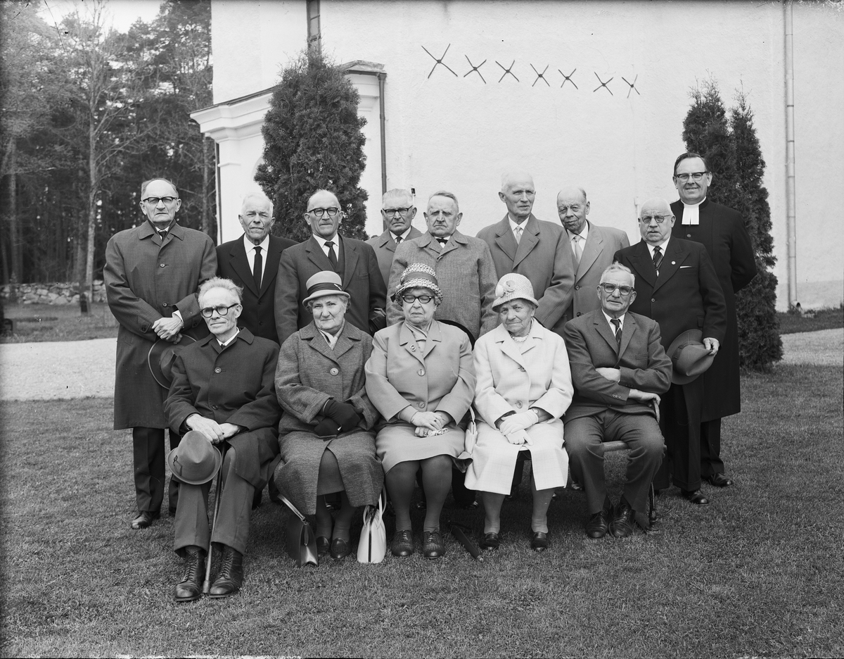 60-årsjubileumsträff för 1907 års konfirmander, Harg socken, Uppland 1967