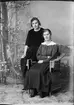 Kvinna och Nanny Tingberg från Östhammar, Uppland 1921