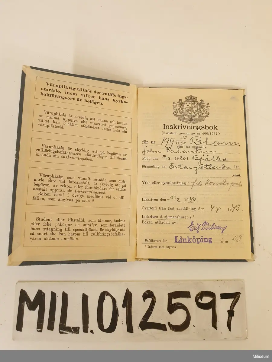 Inskrivningsbok, 54 sidor, med tillhörande minneslista och terminslönebok.