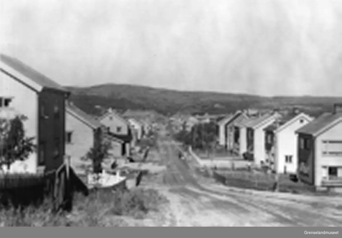 Kirkenes under gjenoppbyggingen. Storgaten 1951.