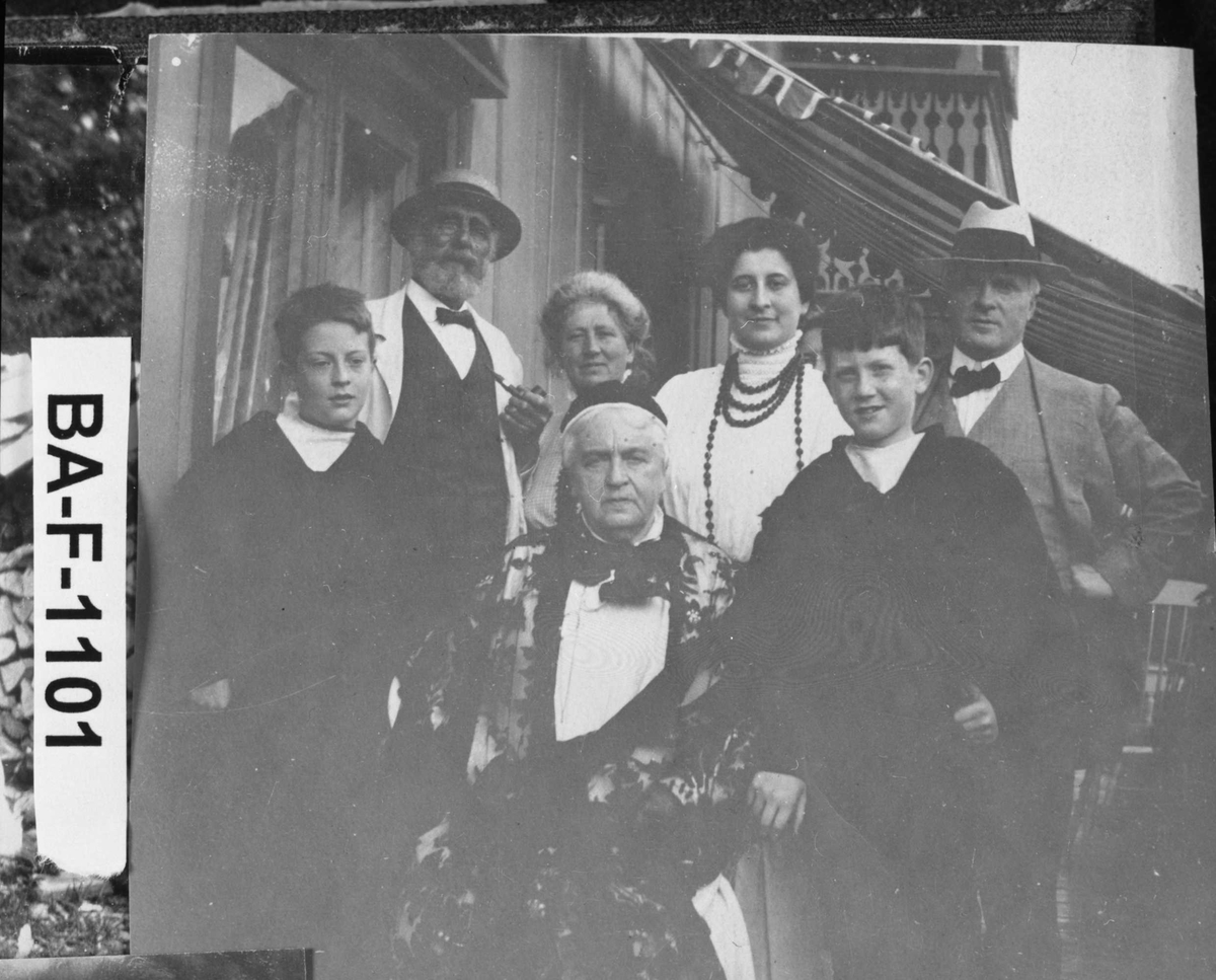 Fotomontasje, familie, veranda,