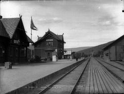 Fåberg stasjon, Faaberg jernbanestasjon, 3/7-1903. Stasjonsb
