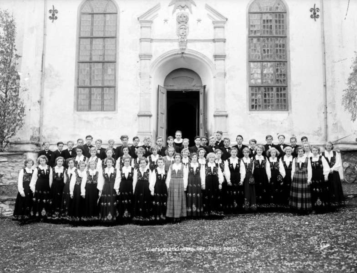 Sør-Fron kirke. Konfirmanter 1951.