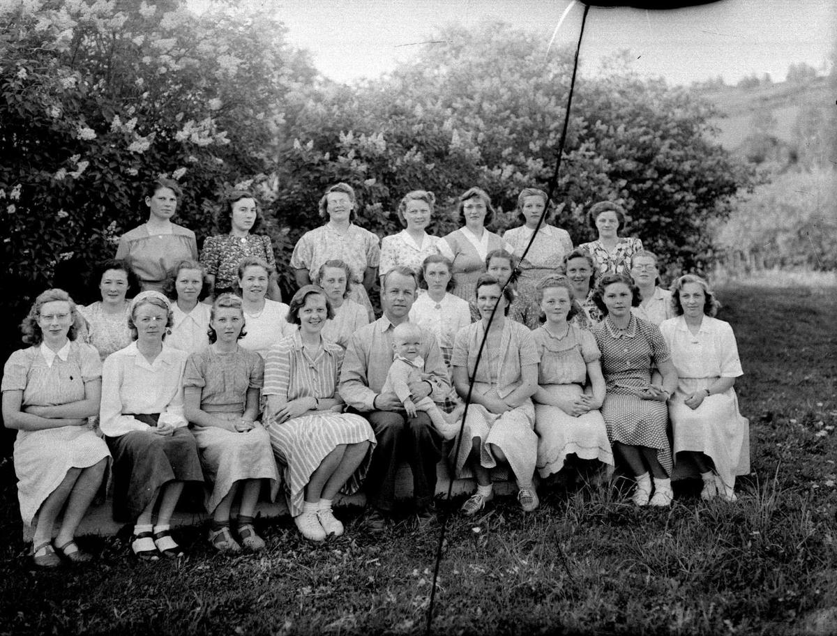 Hundorp. Gudbrandsdalens Folkehøgskule. Jentekurs