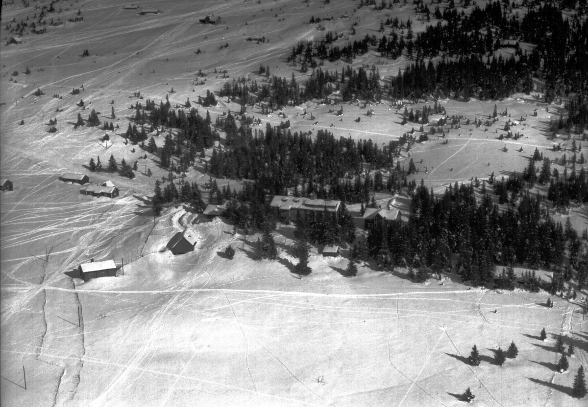 Flyfoto, Nordseter turisthotell, også kalt Roveruds Hotell, Nordseter, vinter
