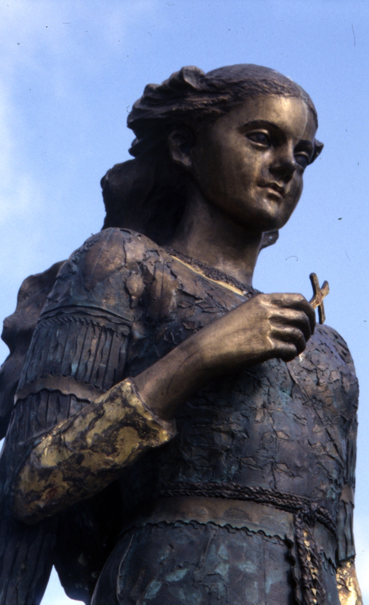 DOK:1995, Sel, Kristin Lavransdatter, statue,