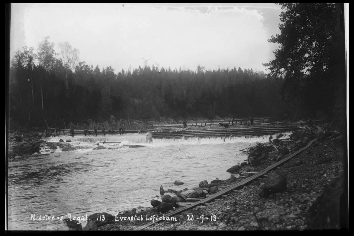 Arendal Fossekompani i begynnelsen av 1900-tallet
CD merket 0474, Bilde: 94
Sted: Evenstad løftedam
Beskrivelse: Damanlegget