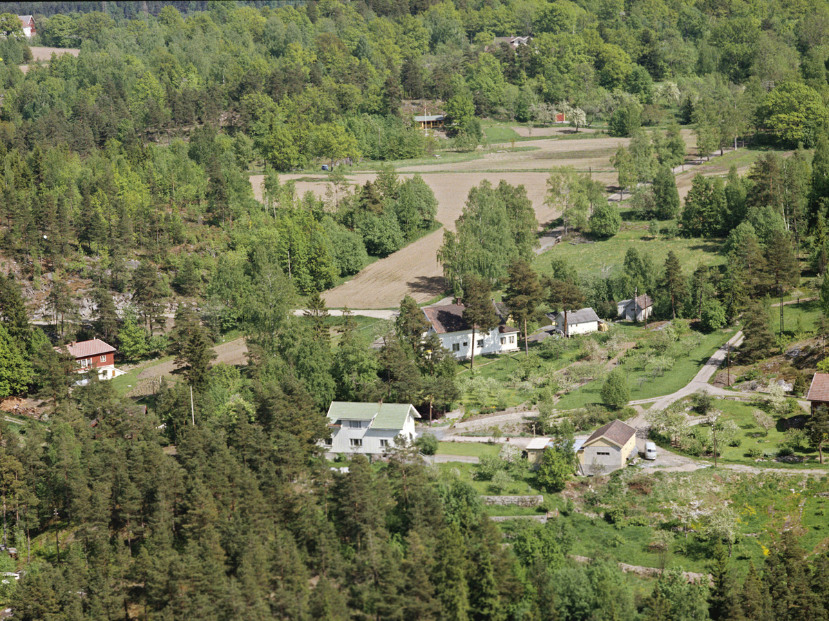 BOLIGER I SVARTSKOG VED KRYSSET ROALD AMUNDSENSVEI OG RØDSTENVEIEN