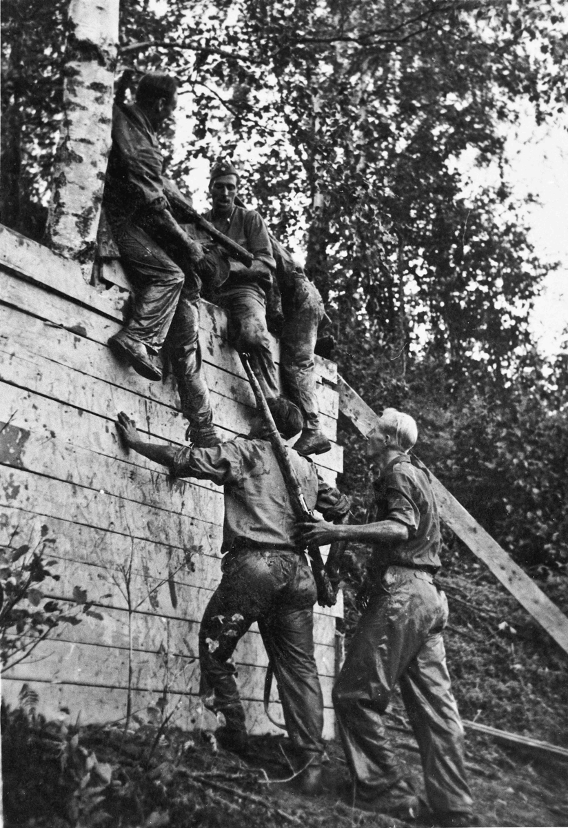 Mest sannsynlig på Trandum. Øvelse sommeren 1945?
