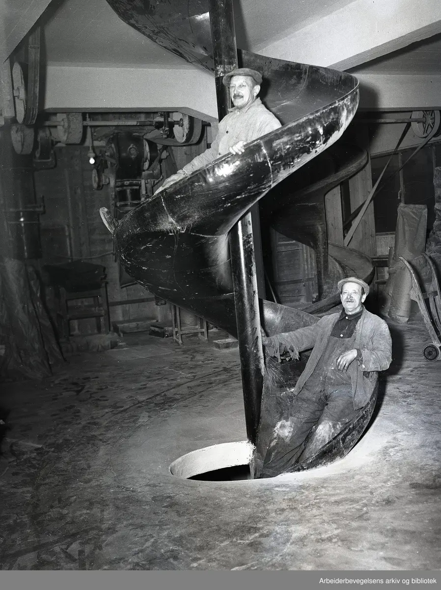 Nedre Foss Mølle,.desember 1950