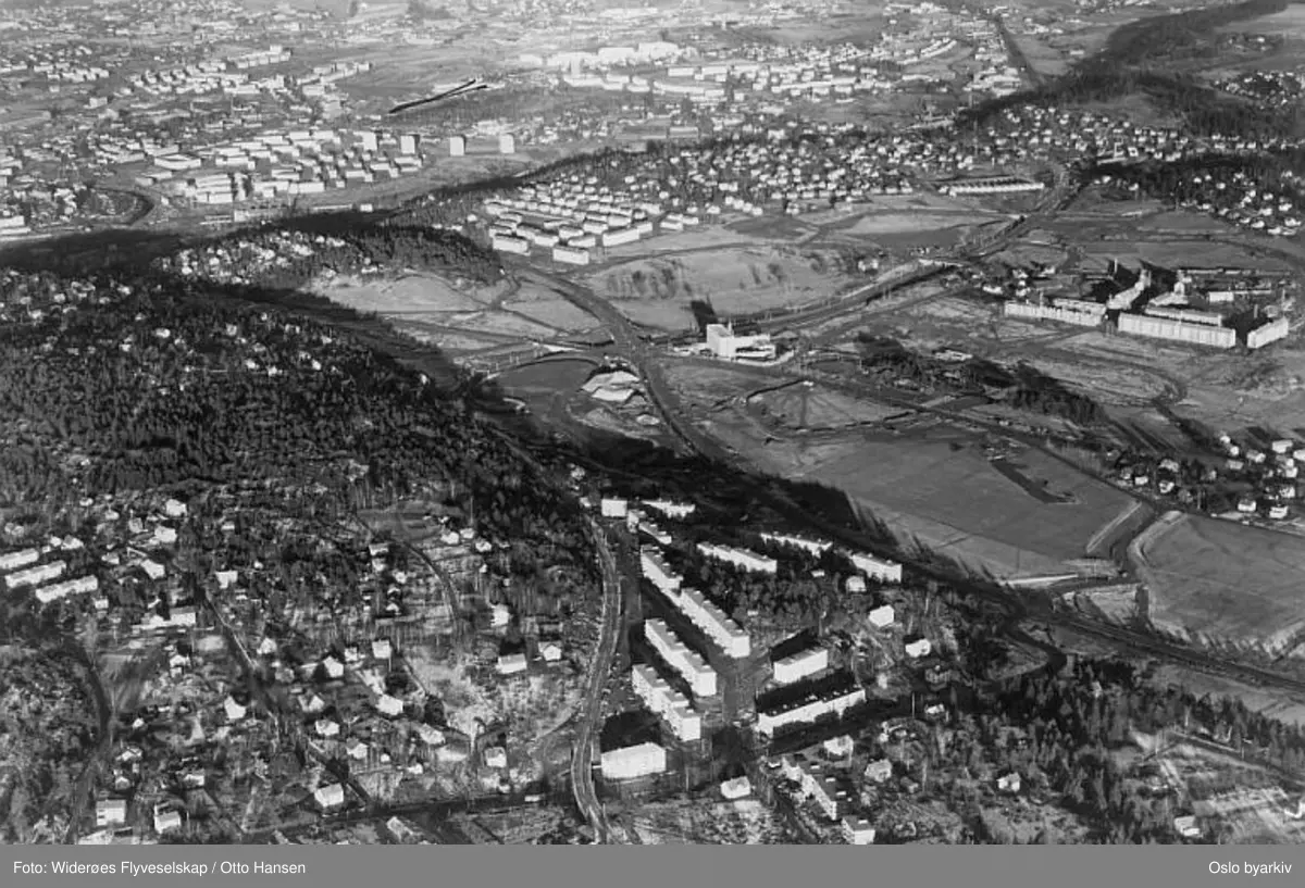 Sandstuveien, Bekkelaget, Brattlikollen (Flyfoto)