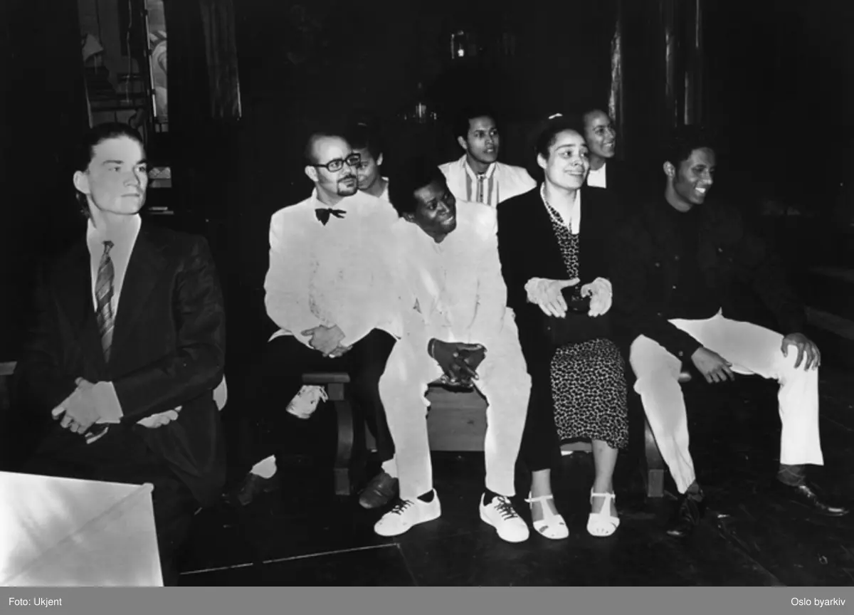 "Blues for Mr. Charlie", Teaterforestilling av James Baldwin på Parkteatret. 2-12. november 1993.Kontakt Nordic Black Theatre ved ev. bestilling av kopier.