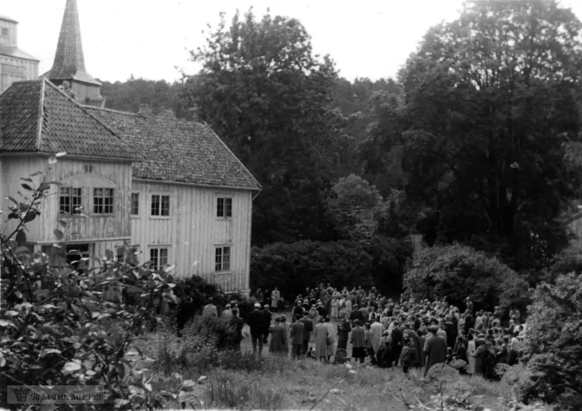 Williamsborg, Kirkejubileet på Veøya i 1953. .Se Romsdal Sogelag 1953 side 68. .800-års jubileum.