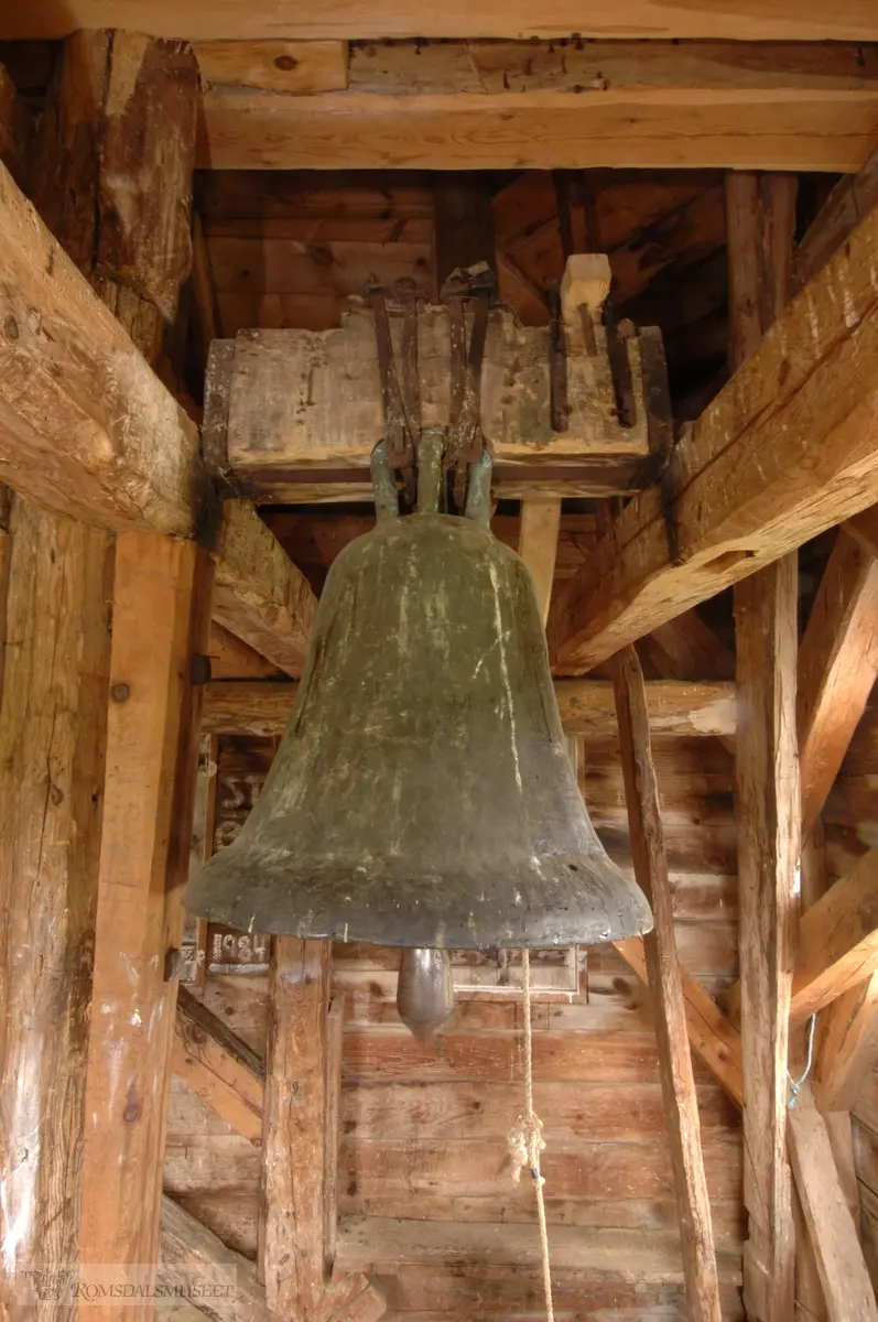 I kirketårnet på Veøy kirke. .Fra seminar "grubleseminar" med tverfaglig gruppe fra flere museer og institusjoner..(Se Romsdalsmuseets årbok 2008)