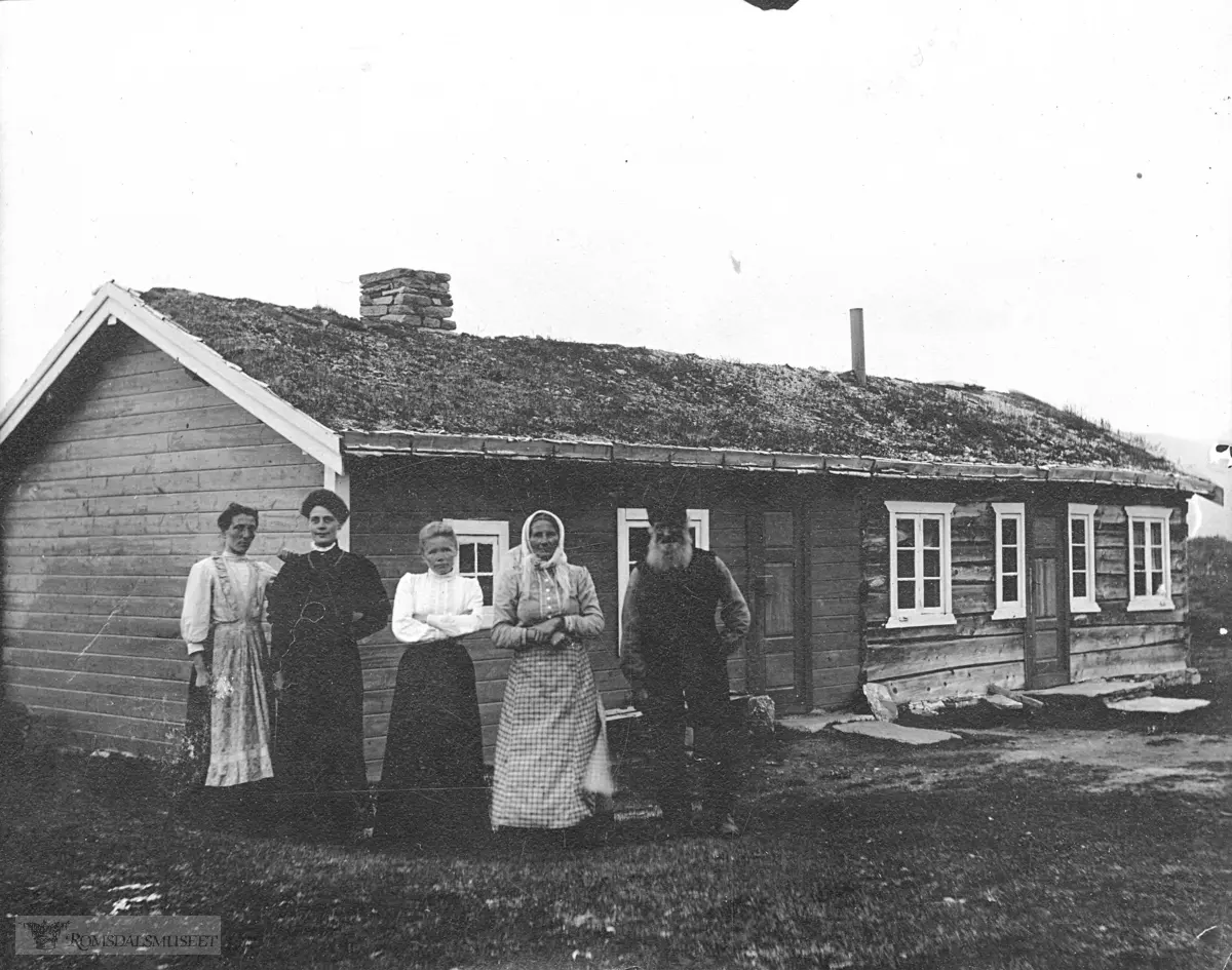 Alfsetra ca 1910. Aursjøen. (se Romsdal Sogelag, årsskrift 2006)(utlånt fra Aud Alme Misfjord, Åsleet 34 b. 6456 Skåla)