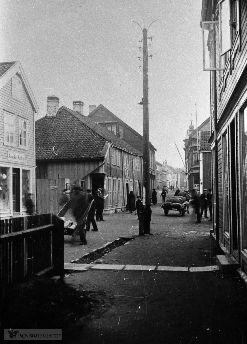 Storgata sett østover., Høstmarkgården.