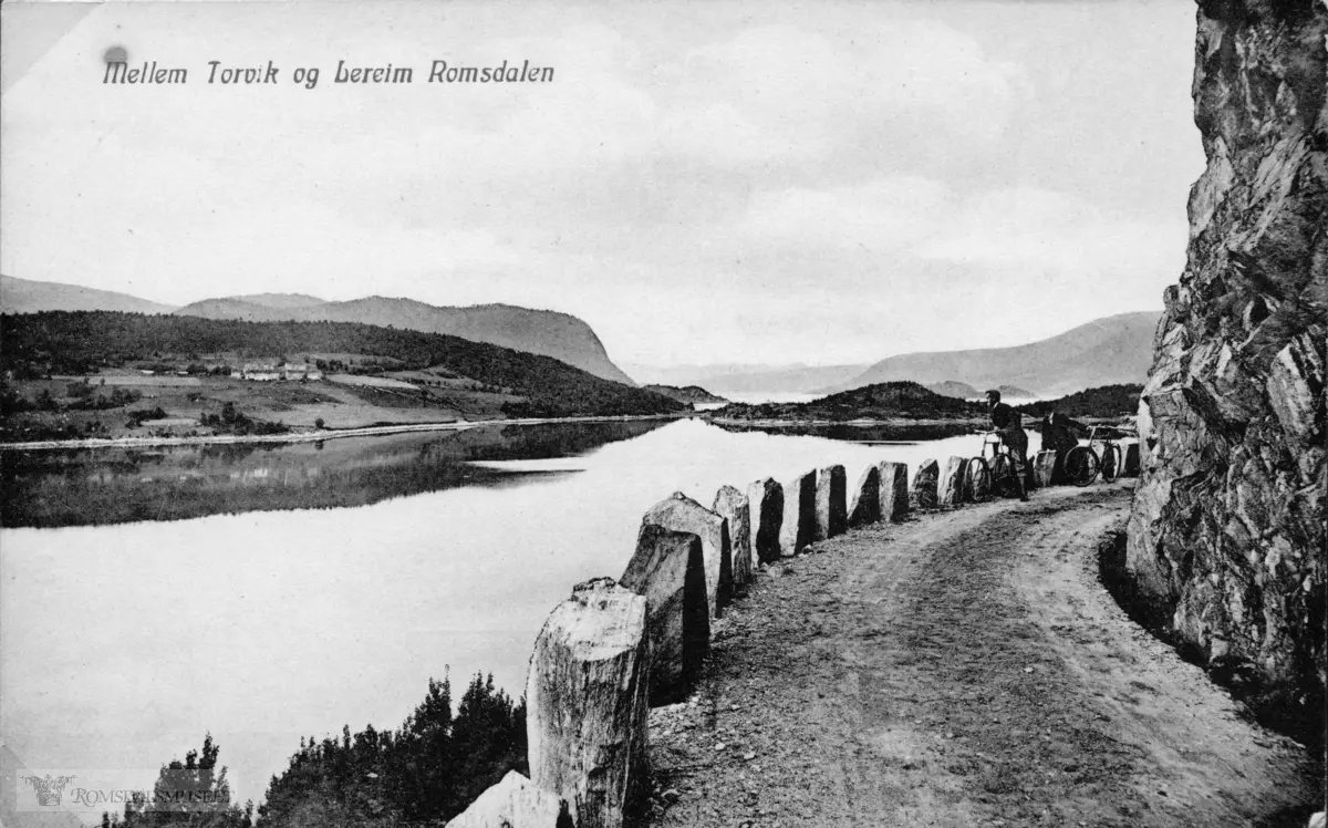 Mellom Torvik og Lereim Romsdalen.