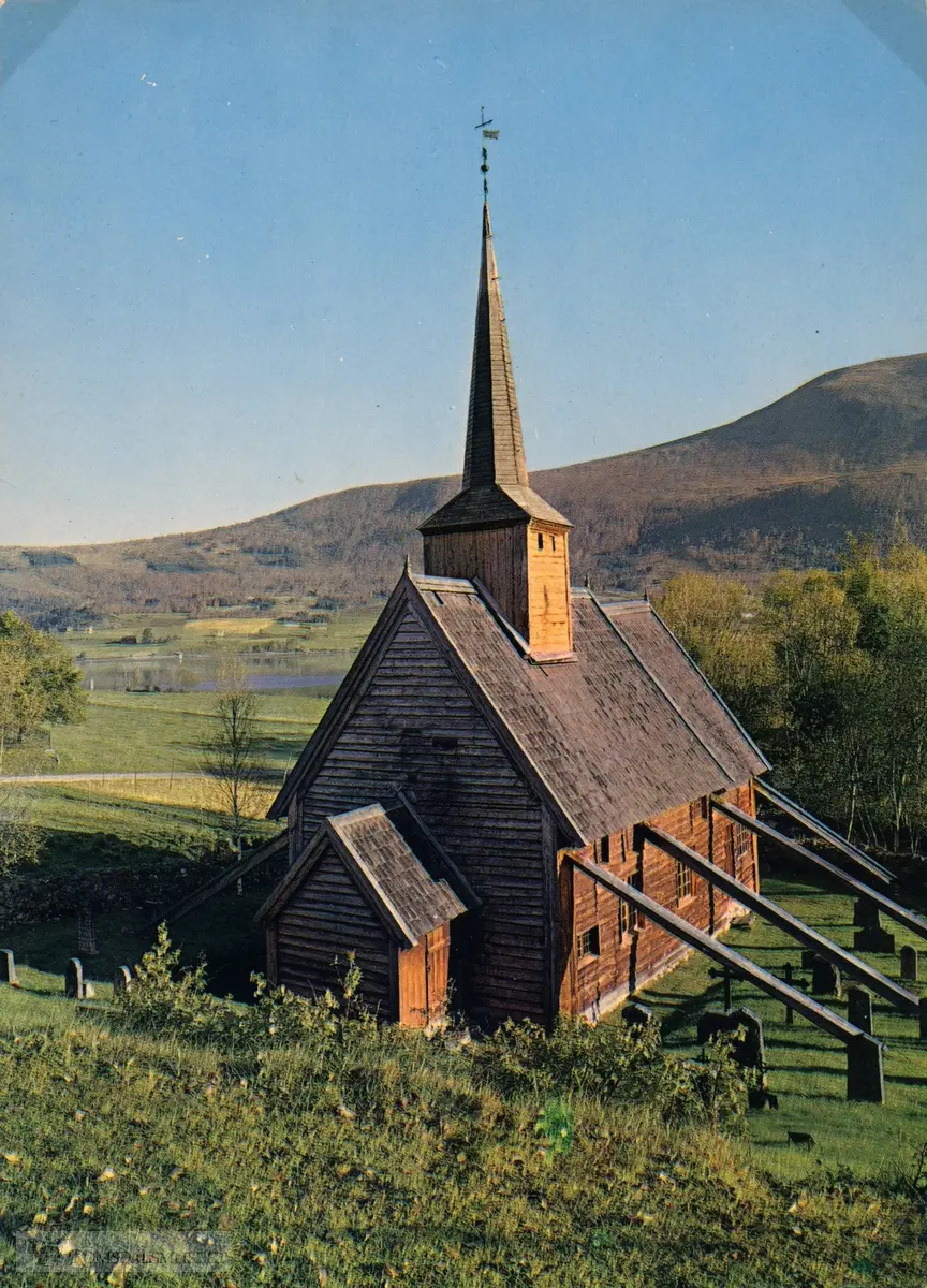 Rødven stavkirke.