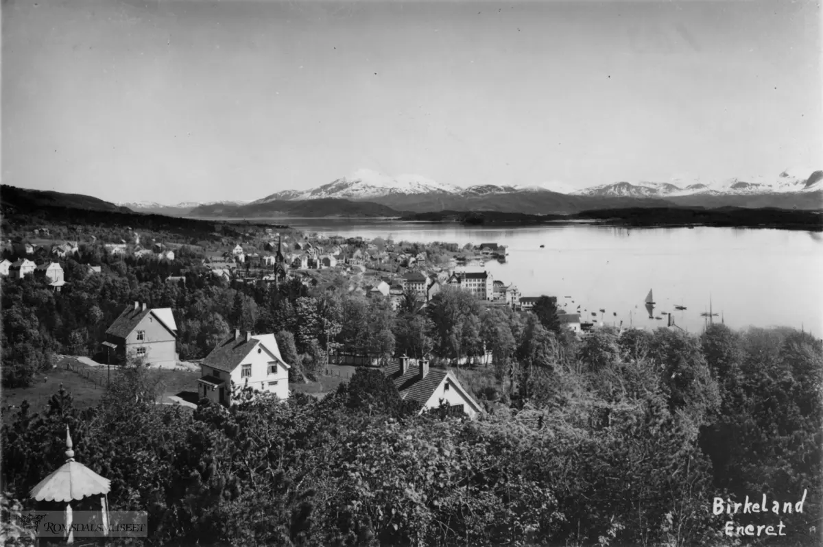 Molde by sett østover fra Reknesparken.