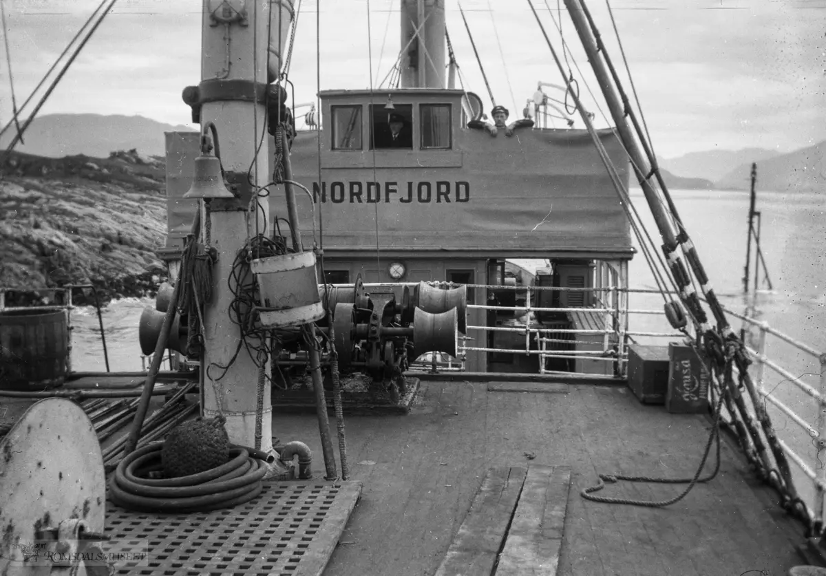 "1940 ?" Nordfjord. ."Sommeren 1940"...http://www.sffarkiv.no/sffbasar/opi.asp?p=result&db=dbatlas_leks&art_id=128082&spraak_id=1&ptype=single..https://no.wikipedia.org/wiki/DS_«Arendal»_(1865)#MS_.C2.ABNordfjord.C2.BB