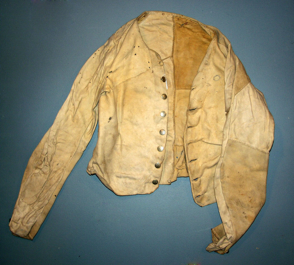 Trøye/jakke i gult skinn. Elgskinn?