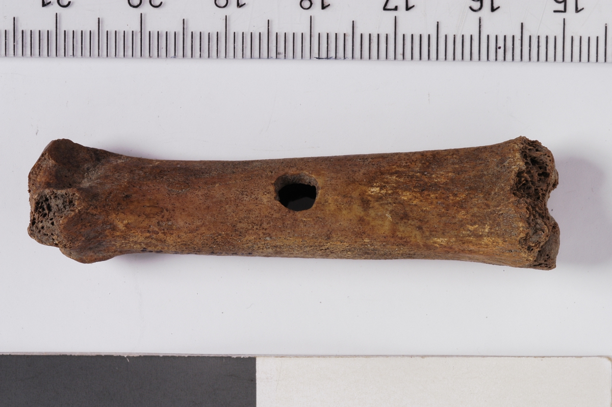 MÅL: L. 6, 1 CM B. V. HULL 1, 1 CM