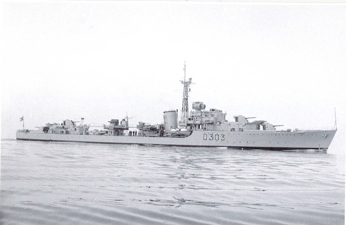 C-kl.jager KNM Oslo, styrbord side.