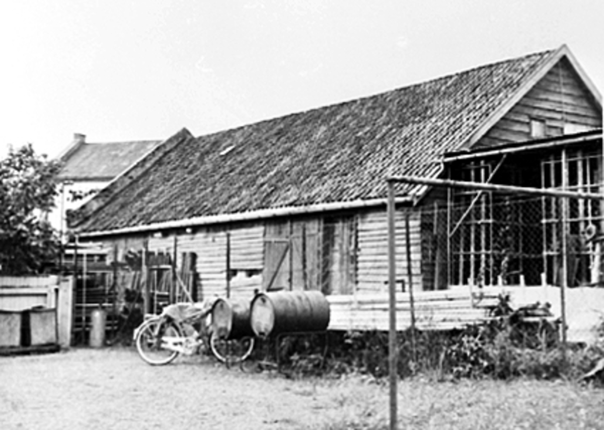 Hamar, Skappels gate 2, bakgården til Abelsethgården, uthus,