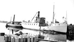 Hamar brygge, Hamarbukta, mjøsbåtene D/S Lillehammer og D/S 