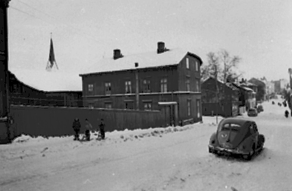 VINTER, TORGGT. , 3 GUTTER, FOLKEVOGN, TORGGT. /MORTERUDSGT. 