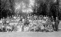 Elever og lærere ved Fagerlund skole, Brumunddal.