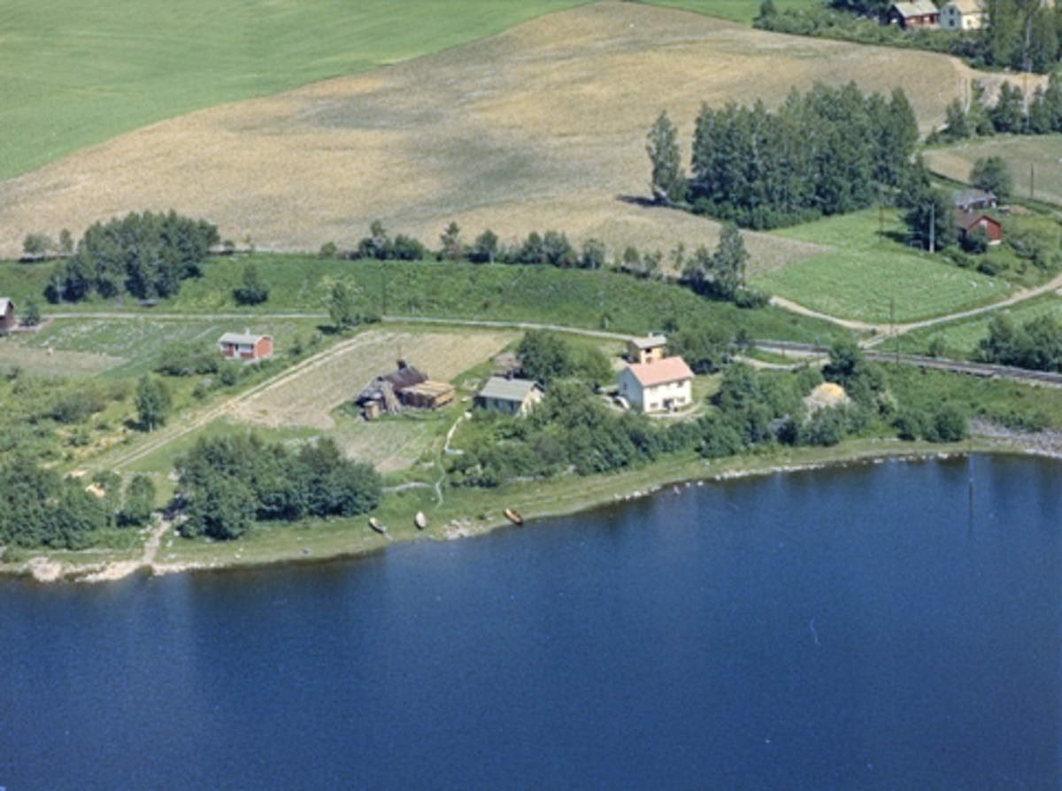 Ringsaker, Furnes, Jessnes, flyfoto, Kongsvegen 607, Strandvik 746/5 i Mæhlumsvika,