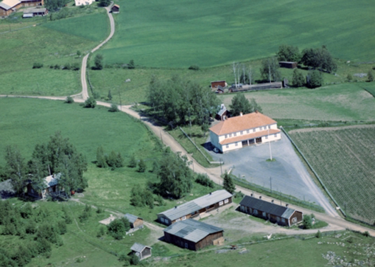 Flyfoto av Bjørkhol, Nydal, Ringsaker.