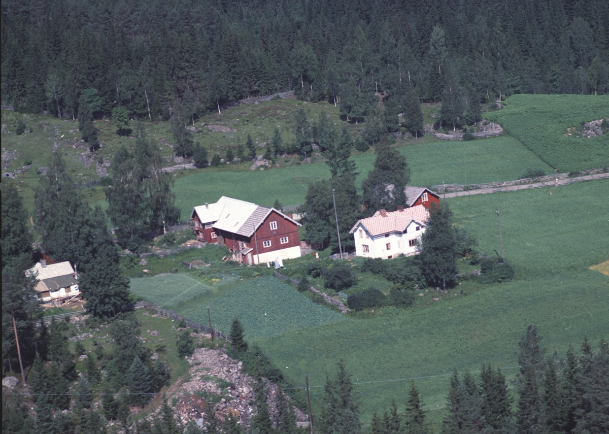 Flyfoto av Kindbekken gard, Næroset, Ringsaker.