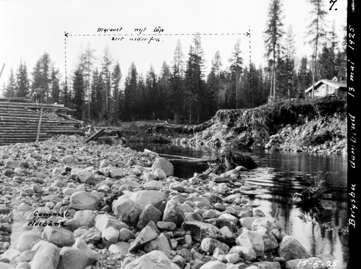 Bergsbu dambrudd, gammel elvebunn, utgravet nytt løp.