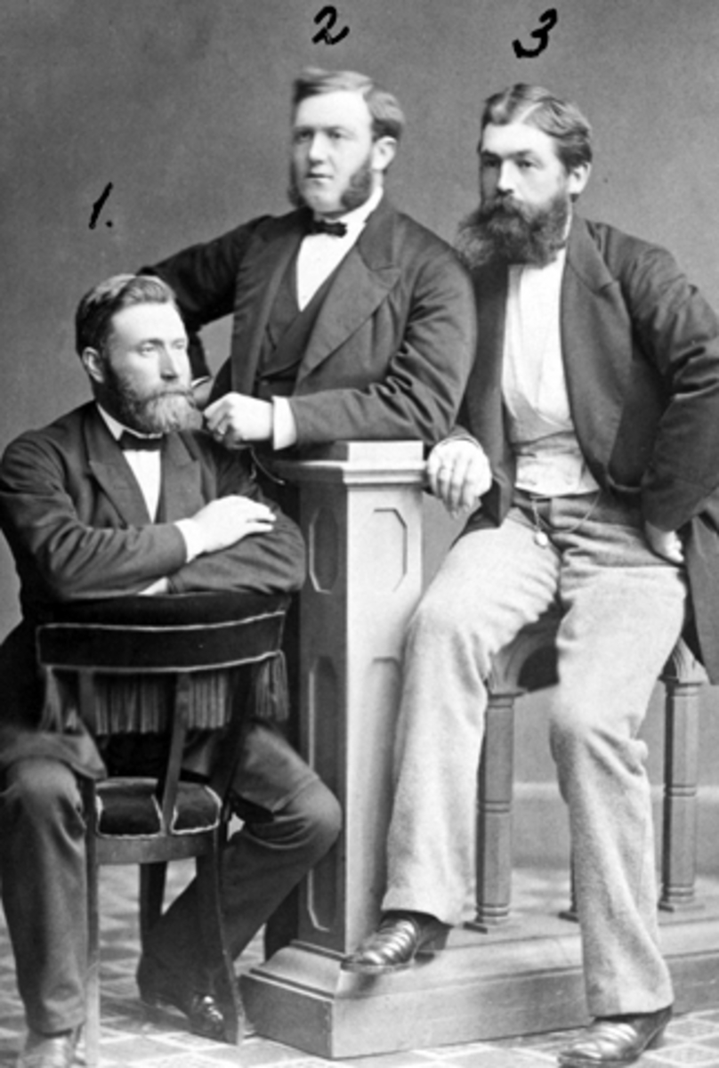 Ringsaker handelsforening, Fra venstre gårdbruker Iver Øhre (1831-1897) , handelsbestyrer Andreas Smestad og en reisende med navn Kem?. Forretningsreise til Stockholm.